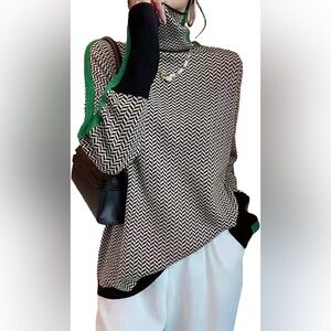 Elegant Black and White Herringbone Sweater with Green Trim Size M